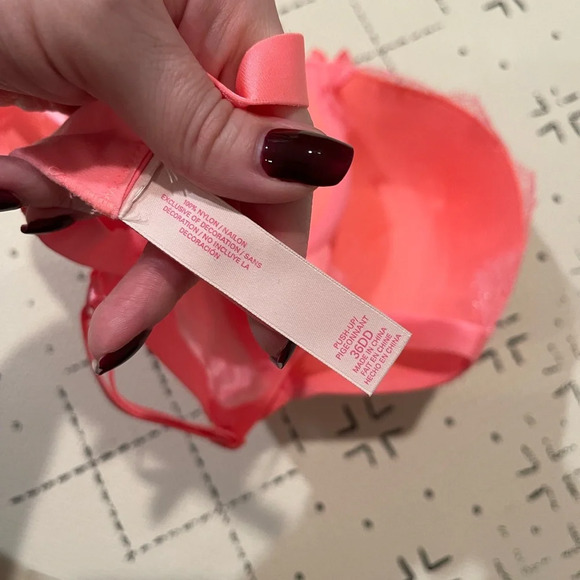 Victoria’s Secret Coral Pink Shimmer Floral Lace‎ Crystal Bow Push up bra - Picture 4 of 5